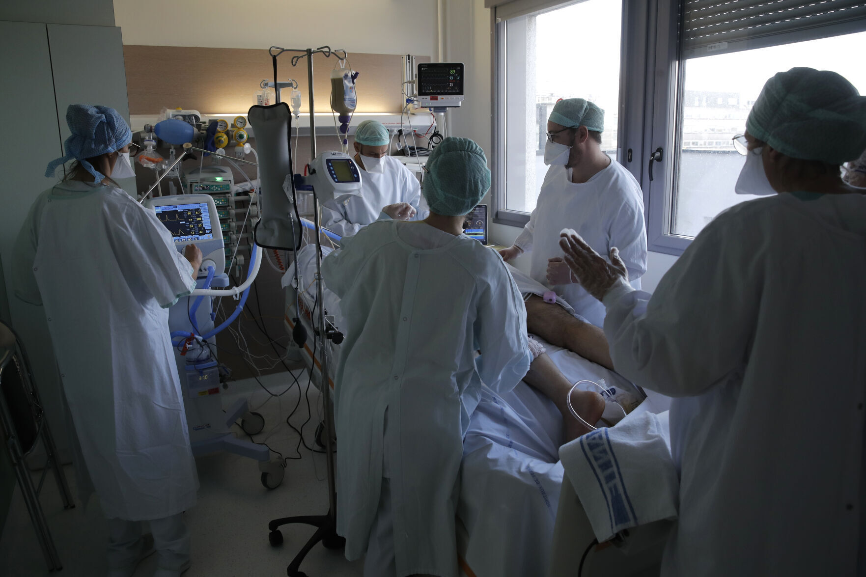 APTOPIX Virus Outbreak France